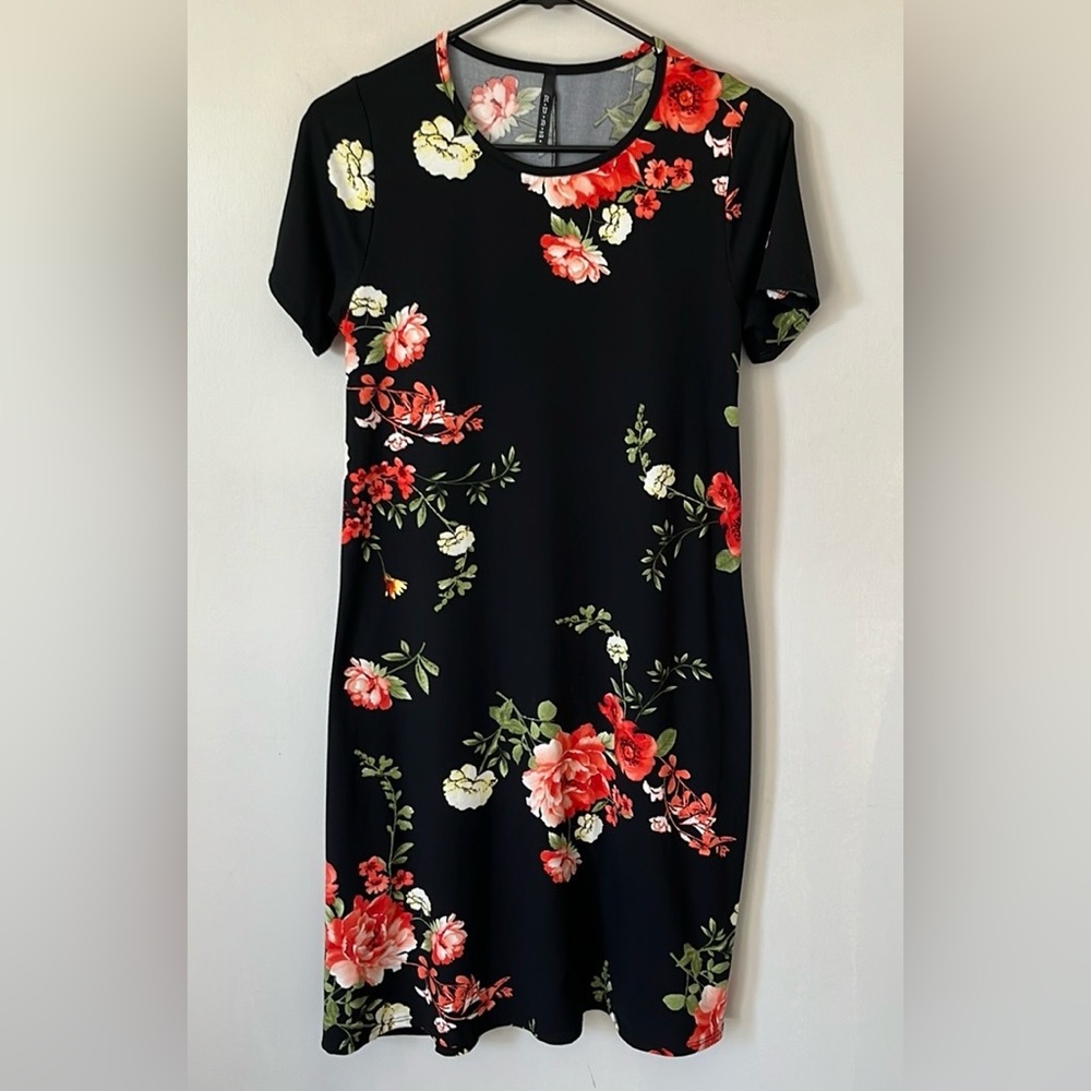 NWOT Black Floral Pattern Short Sleeve Dress by RUBZ Summer Floral Size Small